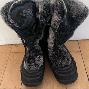 The North Face Women's Black Winter Lace-Up Boots with Gray Faux Fur Trim